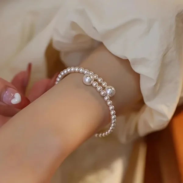 A French Retro Imitation Pearl Bracelet for Women - Image 2