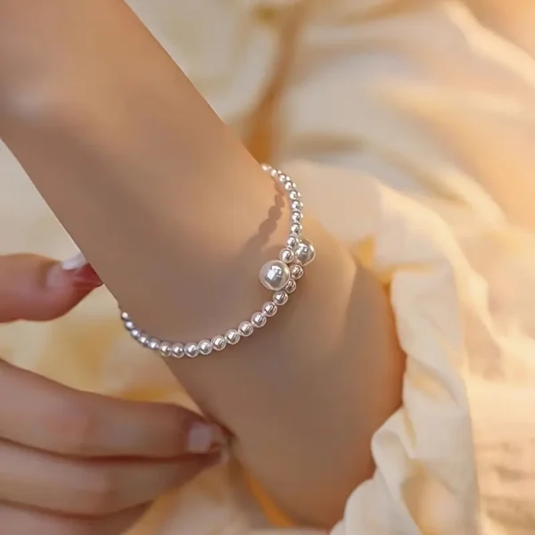 A French Retro Imitation Pearl Bracelet for Women - Image 3
