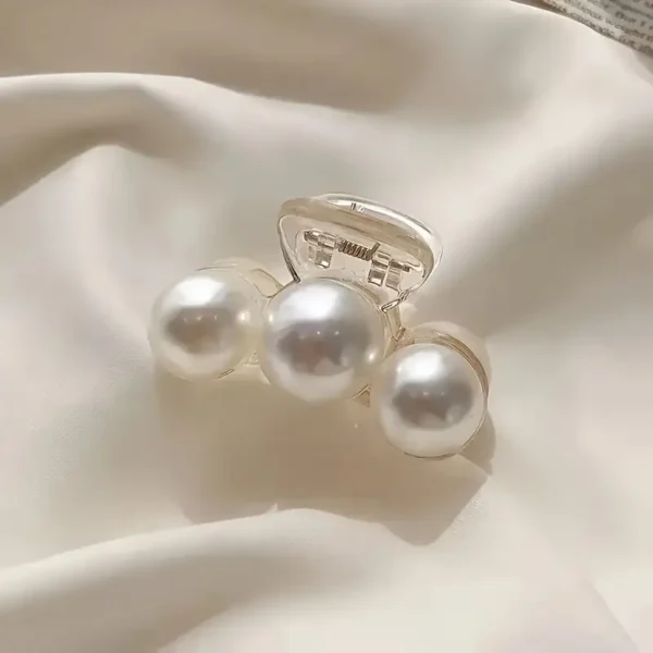 Elegant Beaded Hair Clip for Women - Image 3